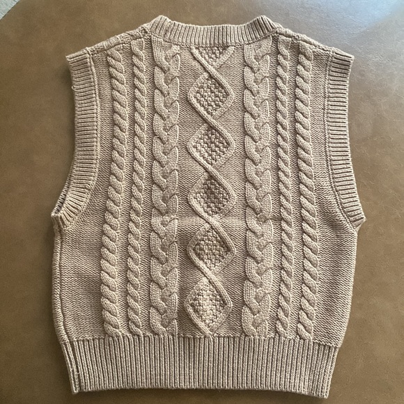 Aritzia Wilfred Sweater Vest - Picture 3 of 4